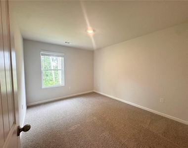 22 Berryville Drive - Photo Thumbnail 11