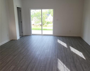 448 Golden Eagle Parkway - Photo Thumbnail 4