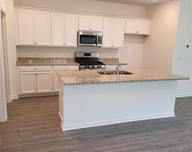 448 Golden Eagle Parkway - Photo Thumbnail 9