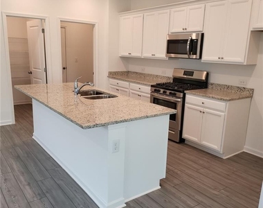 448 Golden Eagle Parkway - Photo Thumbnail 6