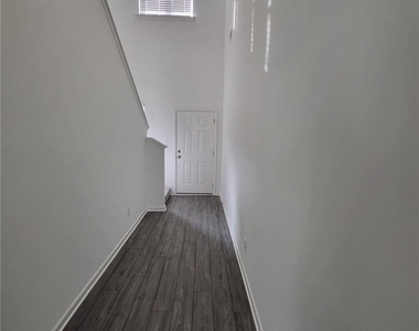448 Golden Eagle Parkway - Photo Thumbnail 10