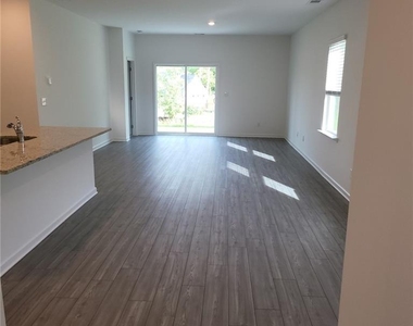 448 Golden Eagle Parkway - Photo Thumbnail 5