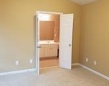 1059 Prestwyck Court - Photo Thumbnail 5