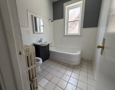 7817 S South Shore Drive - Photo Thumbnail 5