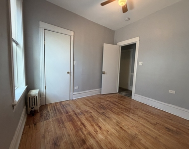 7817 S South Shore Drive - Photo Thumbnail 7