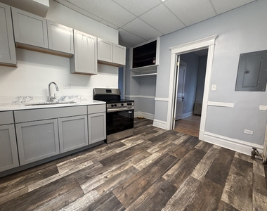 7817 S South Shore Drive - Photo Thumbnail 10