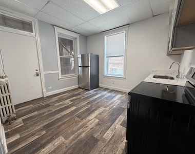 7817 S South Shore Drive - Photo Thumbnail 12