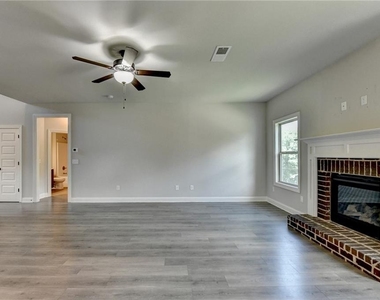 235 Bella Drive - Photo Thumbnail 23