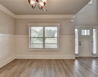 235 Bella Drive - Photo Thumbnail 15
