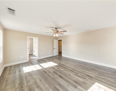 336 Nobleman Way - Photo Thumbnail 30