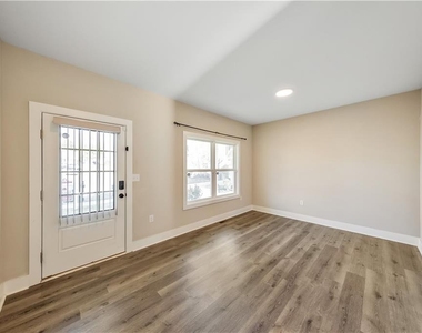 336 Nobleman Way - Photo Thumbnail 48