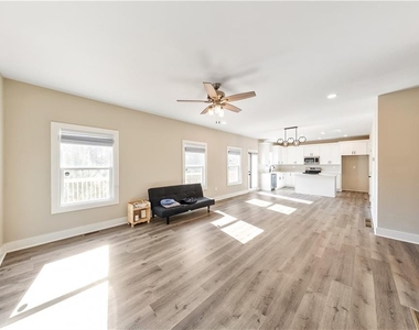 336 Nobleman Way - Photo Thumbnail 5