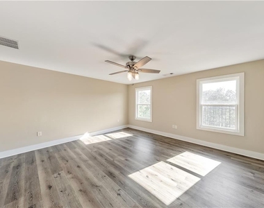 336 Nobleman Way - Photo Thumbnail 34