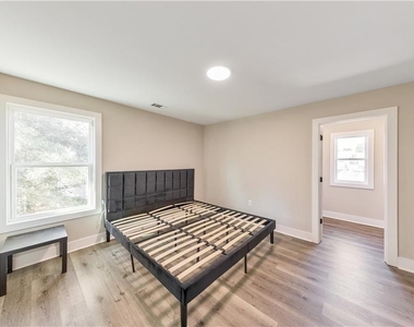 336 Nobleman Way - Photo Thumbnail 3