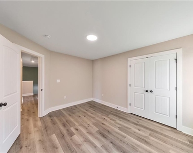 336 Nobleman Way - Photo Thumbnail 24