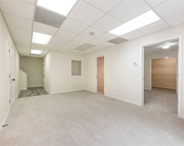 10100 Barston Court - Photo Thumbnail 21