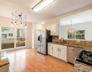 10100 Barston Court - Photo Thumbnail 8