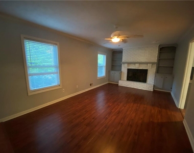4453 Old Mabry Place Ne - Photo Thumbnail 8