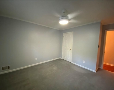 4453 Old Mabry Place Ne - Photo Thumbnail 18
