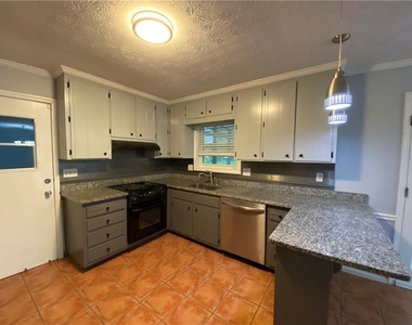 4453 Old Mabry Place Ne - Photo Thumbnail 2