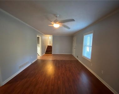 4453 Old Mabry Place Ne - Photo Thumbnail 4