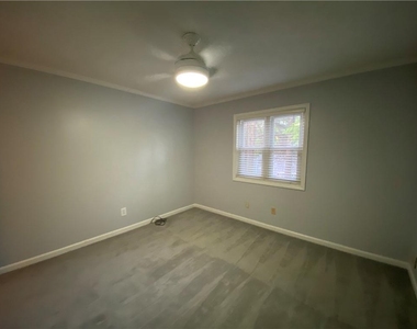 4453 Old Mabry Place Ne - Photo Thumbnail 20
