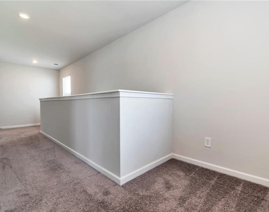 118 Briarwood Drive E - Photo Thumbnail 14