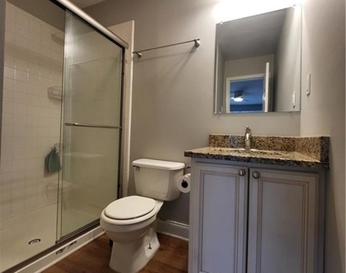 6980 Roswell Road - Photo Thumbnail 10