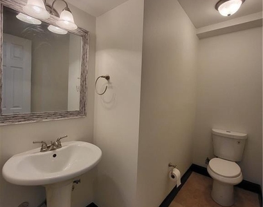 6980 Roswell Road - Photo Thumbnail 7