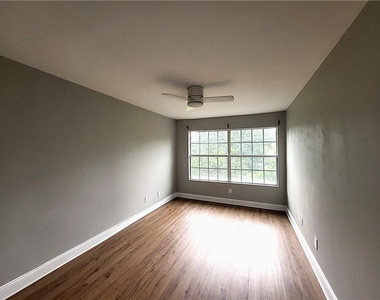 6980 Roswell Road - Photo Thumbnail 8