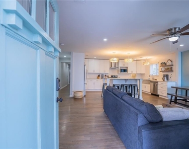 1181 Fenwood Street Sw - Photo Thumbnail 5