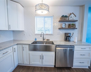1181 Fenwood Street Sw - Photo Thumbnail 14