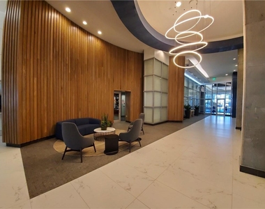 943 Peachtree Street Ne - Photo Thumbnail 5