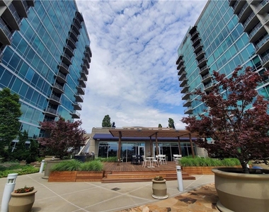 943 Peachtree Street Ne - Photo Thumbnail 20