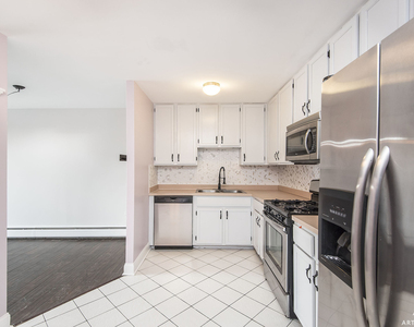 1049 W Ogden Avenue - Photo Thumbnail 8