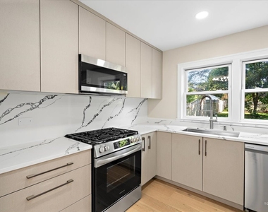 463 Longfellow Avenue - Photo Thumbnail 9