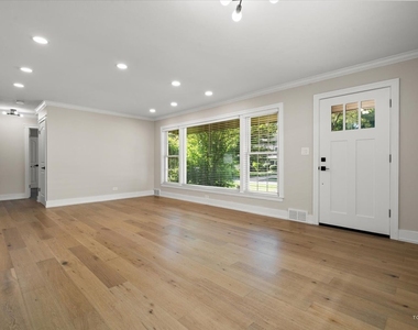 463 Longfellow Avenue - Photo Thumbnail 2
