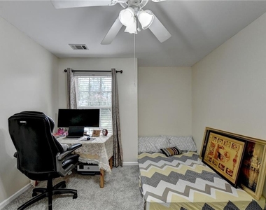 2602 Pierce Brennen Court - Photo Thumbnail 36