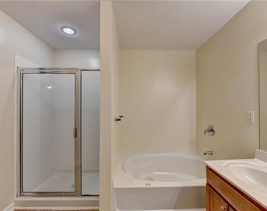 2602 Pierce Brennen Court - Photo Thumbnail 33