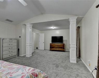 2602 Pierce Brennen Court - Photo Thumbnail 31