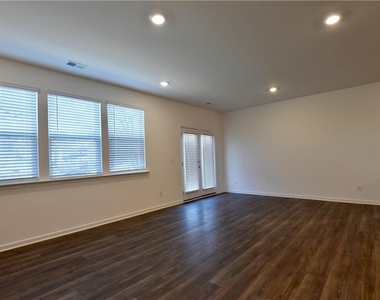 140 Star Court - Photo Thumbnail 5