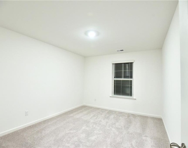 140 Star Court - Photo Thumbnail 13