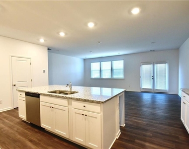 140 Star Court - Photo Thumbnail 4