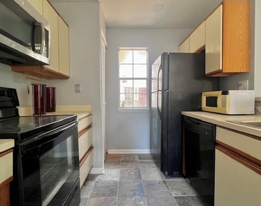 309 Hawkstone Way - Photo Thumbnail 5