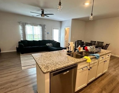 4514 Fillmore Trail Sw - Photo Thumbnail 5