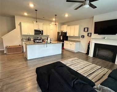 4514 Fillmore Trail Sw - Photo Thumbnail 4