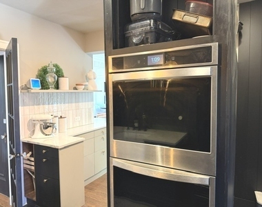 738 N Pine Avenue - Photo Thumbnail 13
