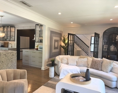 738 N Pine Avenue - Photo Thumbnail 7