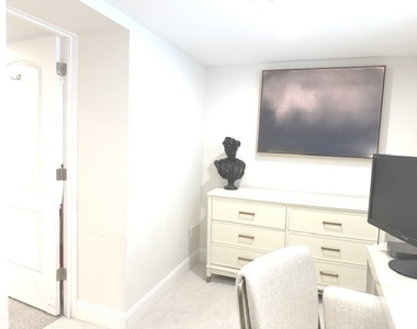 738 N Pine Avenue - Photo Thumbnail 26