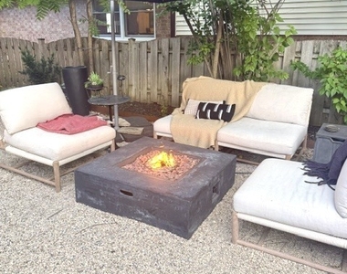 738 N Pine Avenue - Photo Thumbnail 30